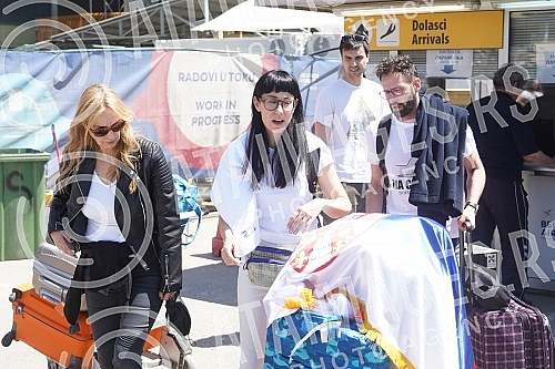 Return of Ana Djuric Konstrakte and the Serbian delegation from Italy, where she took 5th place in the Eurovision Song Contest held in Turin.Povratak Ane Djuric Konstrakte i srpska delegacija iz Italije, gde je na izboru za Pesmu Evrovizije odrzano