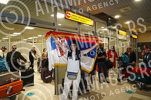 Return of Ana Djuric Konstrakte and the Serbian delegation from Italy, where she took 5th place in the Eurovision Song Contest held in Turin.Povratak Ane Djuric Konstrakte i srpska delegacija iz Italije, gde je na izboru za Pesmu Evrovizije odrzano