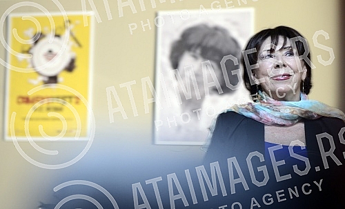 Awarding a Film Comedy Award, within the 2nd Comedy Fest. This year's laureate is actress Jelisaveta Seka Sablic.Dodela nagrade za doprinos filmskoj komediji, u okviru 2. Comedy festa. Ovogodisnji laureat je glumica Jelisaveta Seka Sablic.