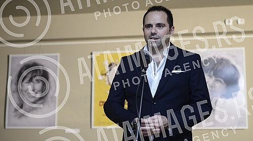 Awarding a Film Comedy Award, within the 2nd Comedy Fest. This year's laureate is actress Jelisaveta Seka Sablic.Dodela nagrade za doprinos filmskoj komediji, u okviru 2. Comedy festa. Ovogodisnji laureat je glumica Jelisaveta Seka Sablic.