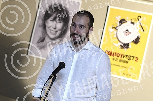 Awarding a Film Comedy Award, within the 2nd Comedy Fest. This year's laureate is actress Jelisaveta Seka Sablic.Dodela nagrade za doprinos filmskoj komediji, u okviru 2. Comedy festa. Ovogodisnji laureat je glumica Jelisaveta Seka Sablic.