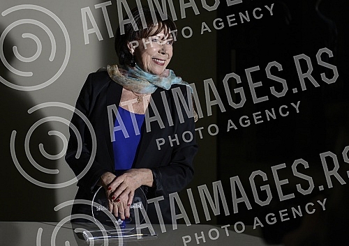 Awarding a Film Comedy Award, within the 2nd Comedy Fest. This year's laureate is actress Jelisaveta Seka Sablic.Dodela nagrade za doprinos filmskoj komediji, u okviru 2. Comedy festa. Ovogodisnji laureat je glumica Jelisaveta Seka Sablic.