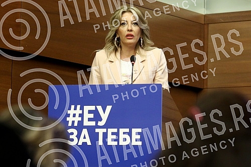 The ceremony of handing over the agreement on the EU donation of 10.2 million euros for 19 local self-government units for social housing and active inclusion projects was held in the Club of Deputies.Ceremonija urucivanja sporazuma o donaciji EU o