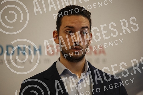 A press conference was held in the premises of the Movement of Free Citizens, by the President of PSG Pavle Grbovic, on allegations of parallel intelligence structures in the company Elektroprivreda Srbije.U prostorijama Pokreta slobodnih gradjana 