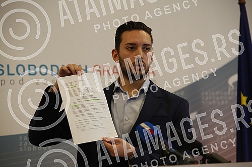 A press conference was held in the premises of the Movement of Free Citizens, by the President of PSG Pavle Grbovic, on allegations of parallel intelligence structures in the company Elektroprivreda Srbije.U prostorijama Pokreta slobodnih gradjana 