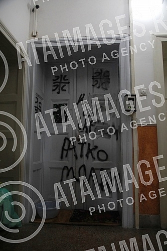 In the premises of Women in Black, a joint cleaning of hate graffiti was organized by representatives of several civil society organizations.U prostorijama Zena u crnom  organizovano je zajednicko ciscenje grafita mrznje od predstavnika vise organi