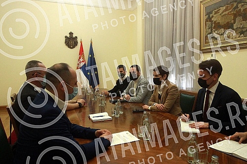 In the Government of Serbia, the Prime Minister of Serbia Ana Brnabic met with the representatives of the Association of Coordination of Serbs Mostar.U Vladi Srbije predsednica Vlade Srbije Ana Brnabic se sastala sa predstavnicima Udruzenja koordin