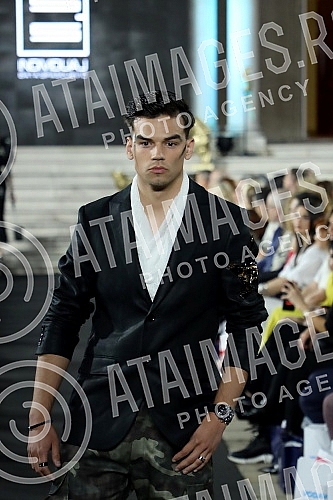 As part of the 64th International Fair of Technology and Technical Achievements at the Belgrade Fair, in Hall 3 at the PR-DC stand (Pink Research & Development Center), DJ Zex played music at the After Work Matinee.U okviru 64. Medjunarodnog sajma 