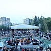 The Museum of Yugoslavia marked the Youth Day with a concert by Rambo Amadeus, and the program was held in a fountain on the plateau in front of the Museum, which officially started this year 's exciting program SUMMER AT THE MUSEUM 2022.Koncertom 