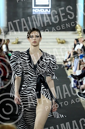 As part of the 64th International Fair of Technology and Technical Achievements at the Belgrade Fair, in Hall 3 at the PR-DC stand (Pink Research & Development Center), DJ Zex played music at the After Work Matinee.U okviru 64. Medjunarodnog sajma 