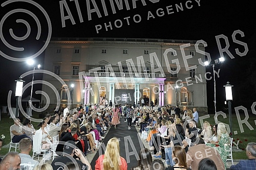 As part of the 64th International Fair of Technology and Technical Achievements at the Belgrade Fair, in Hall 3 at the PR-DC stand (Pink Research & Development Center), DJ Zex played music at the After Work Matinee.U okviru 64. Medjunarodnog sajma 