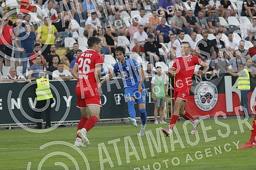 In the first match of the barrage to fill the Linglong Tire of the Serbian Super League, New Belgrade's IMT competed with the team from Novi Pazar at the FC Cukaricki stadium.Novobeogradski IMT je u prvom mecu baraza za popunu Linglong Tire Super l