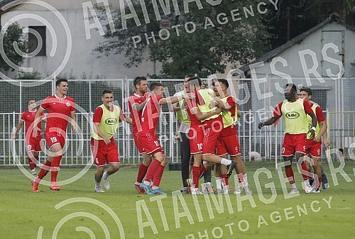 In the first match of the barrage to fill the Linglong Tire of the Serbian Super League, New Belgrade's IMT competed with the team from Novi Pazar at the FC Cukaricki stadium.Novobeogradski IMT je u prvom mecu baraza za popunu Linglong Tire Super l