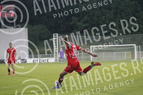 In the first match of the barrage to fill the Linglong Tire of the Serbian Super League, New Belgrade's IMT competed with the team from Novi Pazar at the FC Cukaricki stadium.Novobeogradski IMT je u prvom mecu baraza za popunu Linglong Tire Super l