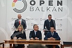 As part of the Open Balkan Leaders' Summit, bilateral documents were signed, followed by a joint media conference of politicians.U sklopu Samita lidera Otvorenog Balkana potpisiani su bilateralni dokumenati, a potom je usledila zajednicka konferenc