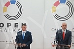 As part of the Open Balkan Leaders' Summit, bilateral documents were signed, followed by a joint media conference of politicians.U sklopu Samita lidera Otvorenog Balkana potpisiani su bilateralni dokumenati, a potom je usledila zajednicka konferenc
