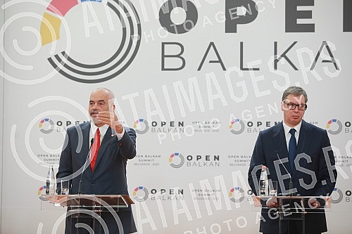 As part of the Open Balkan Leaders' Summit, bilateral documents were signed, followed by a joint media conference of politicians.U sklopu Samita lidera Otvorenog Balkana potpisiani su bilateralni dokumenati, a potom je usledila zajednicka konferenc