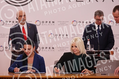 The Minister of Mining and Energy of Serbia, Zorana Mihajlovic, and the Minister of Infrastructure and Energy of Albania, Belinda Balluku, signed today, at the Open Balkans Summit in Belgrade, a Memorandum of Understanding between the two ministries,