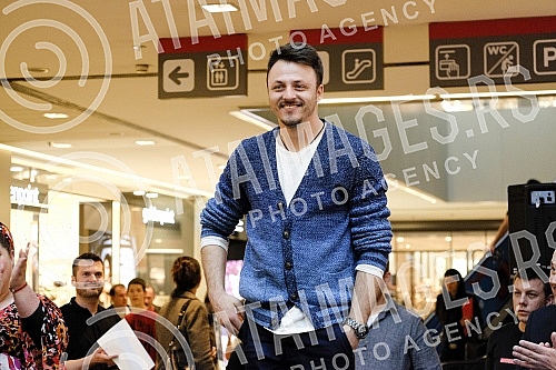 U Trznom centru USCE Shopping centar odrzano druzenje sa ucesnicima Eurosonga (Eurosong 2015 - Wiena). Ucestovali su: Bojana Stamenom (Srbija/Serbia), Nenad Knezevic - Knez (Crna Gora/Montenegro), Daniel Kajmakoski (Makedonija/FYROM) i Eduard Romanyu