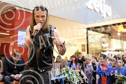 U Trznom centru USCE Shopping centar odrzano druzenje sa ucesnicima Eurosonga (Eurosong 2015 - Wiena). Ucestovali su: Bojana Stamenom (Srbija/Serbia), Nenad Knezevic - Knez (Crna Gora/Montenegro), Daniel Kajmakoski (Makedonija/FYROM) i Eduard Romanyu