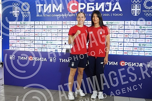 A press conference was held at Nikola Tesla Airport before the departure of karate player Jovana Prekovic and her coach Roksanda Atanasov to the Olympic Games in Tokyo.Na aerodromu Nikola Tesla odrzana je konferencija za medije pred polazak karatis