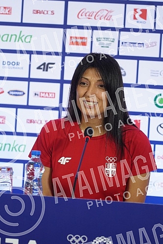 A press conference was held at Nikola Tesla Airport before the departure of karate player Jovana Prekovic and her coach Roksanda Atanasov to the Olympic Games in Tokyo.Na aerodromu Nikola Tesla odrzana je konferencija za medije pred polazak karatis