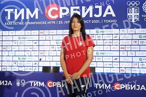 A press conference was held at Nikola Tesla Airport before the departure of karate player Jovana Prekovic and her coach Roksanda Atanasov to the Olympic Games in Tokyo.Na aerodromu Nikola Tesla odrzana je konferencija za medije pred polazak karatis