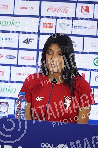 A press conference was held at Nikola Tesla Airport before the departure of karate player Jovana Prekovic and her coach Roksanda Atanasov to the Olympic Games in Tokyo.Na aerodromu Nikola Tesla odrzana je konferencija za medije pred polazak karatis