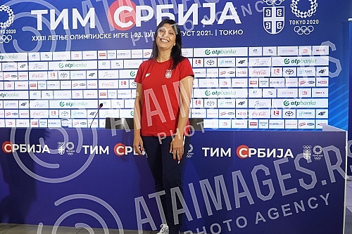 A press conference was held at Nikola Tesla Airport before the departure of karate player Jovana Prekovic and her coach Roksanda Atanasov to the Olympic Games in Tokyo.Na aerodromu Nikola Tesla odrzana je konferencija za medije pred polazak karatis