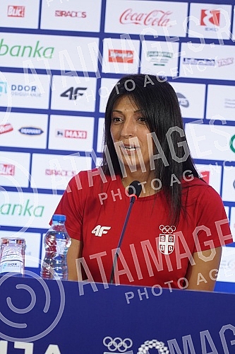 A press conference was held at Nikola Tesla Airport before the departure of karate player Jovana Prekovic and her coach Roksanda Atanasov to the Olympic Games in Tokyo.Na aerodromu Nikola Tesla odrzana je konferencija za medije pred polazak karatis