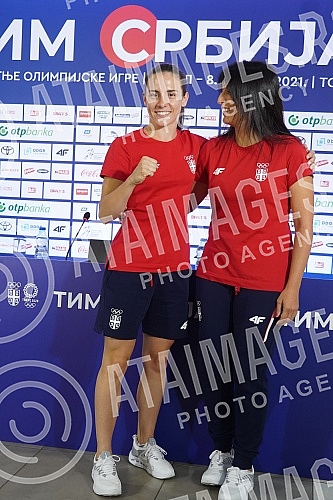 A press conference was held at Nikola Tesla Airport before the departure of karate player Jovana Prekovic and her coach Roksanda Atanasov to the Olympic Games in Tokyo.Na aerodromu Nikola Tesla odrzana je konferencija za medije pred polazak karatis