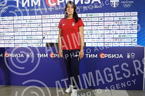 A press conference was held at Nikola Tesla Airport before the departure of karate player Jovana Prekovic and her coach Roksanda Atanasov to the Olympic Games in Tokyo.Na aerodromu Nikola Tesla odrzana je konferencija za medije pred polazak karatis