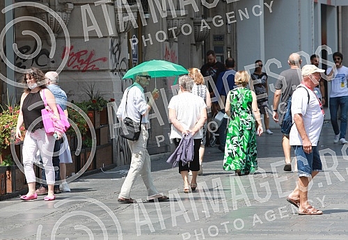 The tropical wave and great heat did not empty the center of Belgrade.Tropski talas i velike vrucine nisu ispraznile centar Beograda.