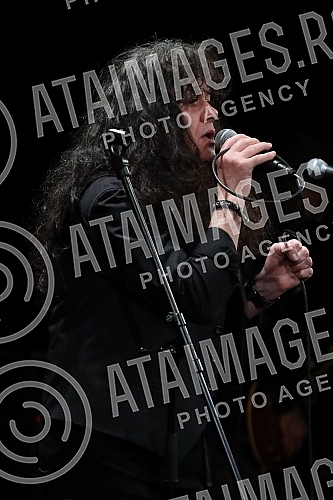 A concert in honor of the legendary drummer Dragoljub Djuricic, the man with the biggest smile on the domestic music scene, was held at the Atelier 212 theater.Koncert u cast legendarnog bubnjara Dragoljuba Djuricica, coveka sa najvecim osmehom na 