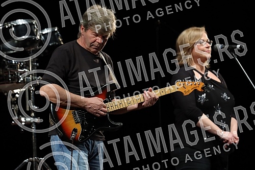 A concert in honor of the legendary drummer Dragoljub Djuricic, the man with the biggest smile on the domestic music scene, was held at the Atelier 212 theater.Koncert u cast legendarnog bubnjara Dragoljuba Djuricica, coveka sa najvecim osmehom na 