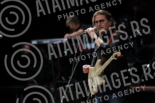 A concert in honor of the legendary drummer Dragoljub Djuricic, the man with the biggest smile on the domestic music scene, was held at the Atelier 212 theater.Koncert u cast legendarnog bubnjara Dragoljuba Djuricica, coveka sa najvecim osmehom na 