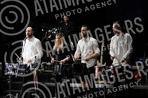 A concert in honor of the legendary drummer Dragoljub Djuricic, the man with the biggest smile on the domestic music scene, was held at the Atelier 212 theater.Koncert u cast legendarnog bubnjara Dragoljuba Djuricica, coveka sa najvecim osmehom na 