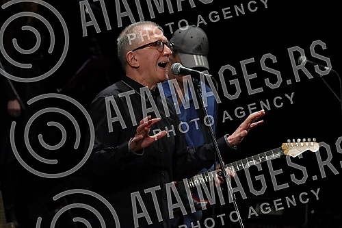 A concert in honor of the legendary drummer Dragoljub Djuricic, the man with the biggest smile on the domestic music scene, was held at the Atelier 212 theater.Koncert u cast legendarnog bubnjara Dragoljuba Djuricica, coveka sa najvecim osmehom na 