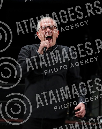 A concert in honor of the legendary drummer Dragoljub Djuricic, the man with the biggest smile on the domestic music scene, was held at the Atelier 212 theater.Koncert u cast legendarnog bubnjara Dragoljuba Djuricica, coveka sa najvecim osmehom na 