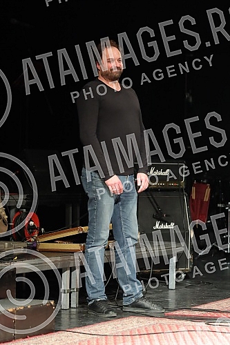 A concert in honor of the legendary drummer Dragoljub Djuricic, the man with the biggest smile on the domestic music scene, was held at the Atelier 212 theater.Koncert u cast legendarnog bubnjara Dragoljuba Djuricica, coveka sa najvecim osmehom na 