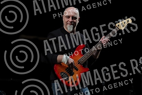 A concert in honor of the legendary drummer Dragoljub Djuricic, the man with the biggest smile on the domestic music scene, was held at the Atelier 212 theater.Koncert u cast legendarnog bubnjara Dragoljuba Djuricica, coveka sa najvecim osmehom na 