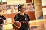 An open training and conversation with the selector of the senior women's basketball team of Serbia Marina Maljkovic and members of the U20 national team in the Vizura hall were organized on the occasion of the preparations of national teams for the 