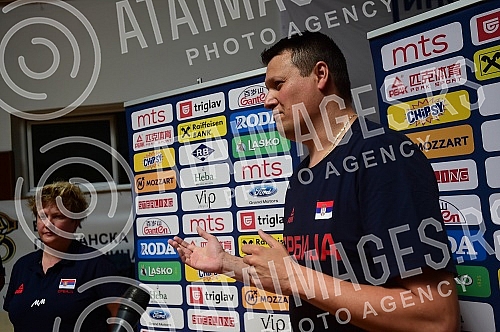 An open training and conversation with the selector of the senior women's basketball team of Serbia Marina Maljkovic and members of the U20 national team in the Vizura hall were organized on the occasion of the preparations of national teams for the 