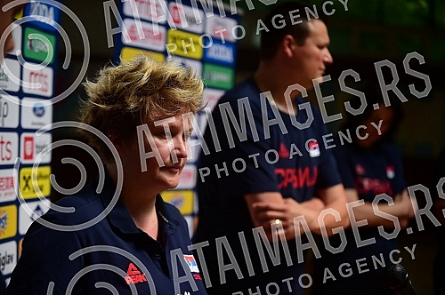 An open training and conversation with the selector of the senior women's basketball team of Serbia Marina Maljkovic and members of the U20 national team in the Vizura hall were organized on the occasion of the preparations of national teams for the 