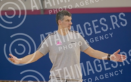 Training of basketball players Mega Bemax and new coach Vlado Jovanovic.Trening kosarkasa Mega Bemax i novog trenera Vlade Jovanovica.