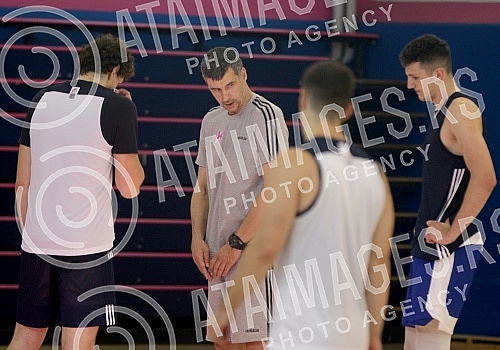 Training of basketball players Mega Bemax and new coach Vlado Jovanovic.Trening kosarkasa Mega Bemax i novog trenera Vlade Jovanovica.