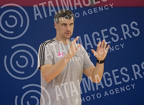 Training of basketball players Mega Bemax and new coach Vlado Jovanovic.Trening kosarkasa Mega Bemax i novog trenera Vlade Jovanovica.