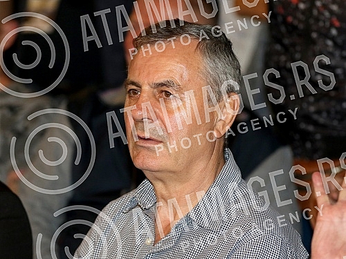 Boxing derby between Crvena zvezda and Partizan held on Republic Square.Bokserski derbi izmedju Crvene zvezde i Partizana odrzan na Trgu republike.