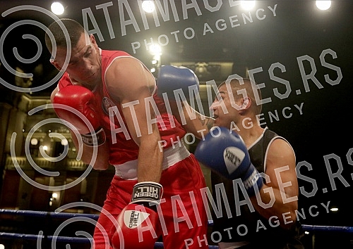 Boxing derby between Crvena zvezda and Partizan held on Republic Square.Bokserski derbi izmedju Crvene zvezde i Partizana odrzan na Trgu republike.