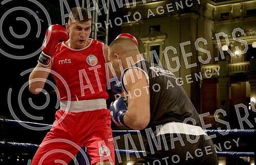 Boxing derby between Crvena zvezda and Partizan held on Republic Square.Bokserski derbi izmedju Crvene zvezde i Partizana odrzan na Trgu republike.
